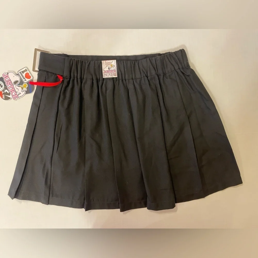 Justice Snoopy patch black pleated skort size girls XL Plus NWT